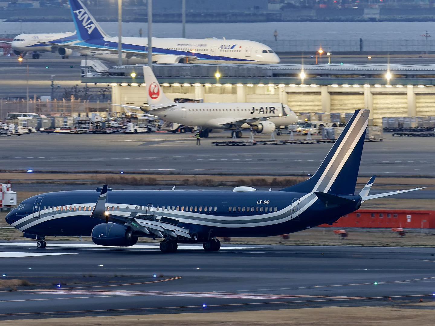 După ce Iohannis s a plimbat cu avionul de lux PSD vrea să cumpere