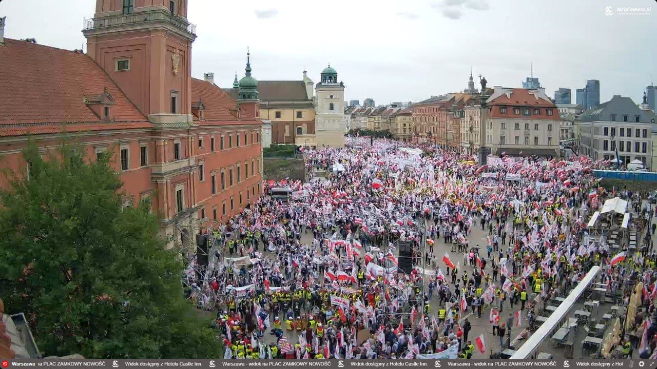 Mii De Fermieri Polonezi Au Protestat La Var Ovia Fa De Otrava Verde