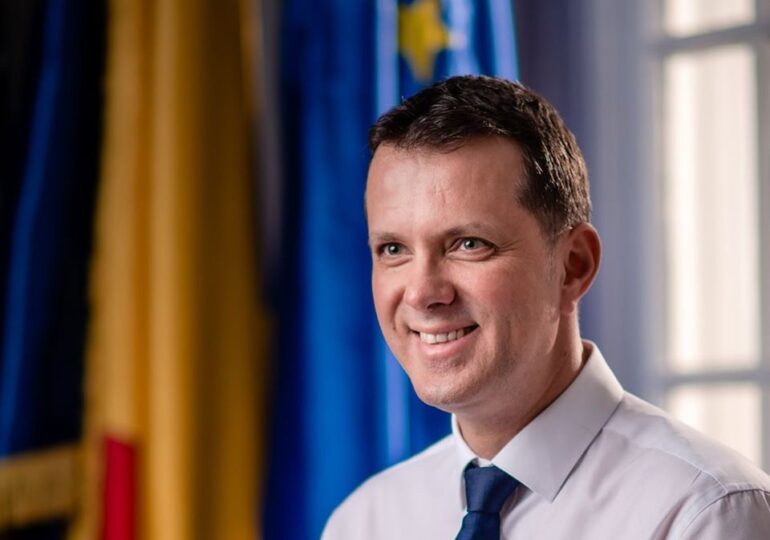 Ionuț Moșteanu (USR PLUS): „Nu mai schimbăm miniștrii când se trezește dimineața domnul Cîțu supărat”