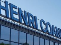 Scandal la îmbarcarea unui avion spre Londra, pe Aeroportul Otopeni. Un cuplu cu copil mic, scos din aeronavă după un conflict verbal