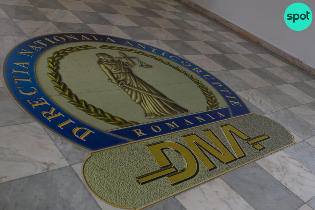 Șase persoane reținute într-un dosar de corupție de peste 90 de milioane de lei la CJ Bistrița-Năsăud. Ce se știe de șeful Radu Moldovan (PSD)