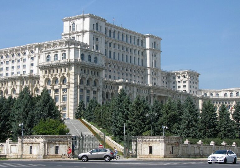 Senatul a adoptat legea carantinării. Tăriceanu și  Teodorovici au votat împotrivă