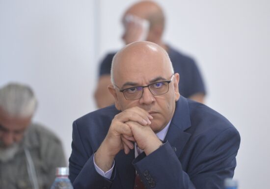 Ședință de urgență la DSU din cauza viscolului și gerului. Autoritățile activează măsuri pentru trafic și persoanele fără adăpost