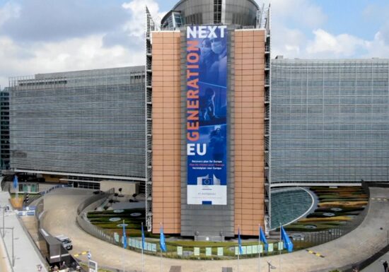 Trump redeschide războiul comercial cu UE, cu un nou tarif de 10%. Comisia răspunde