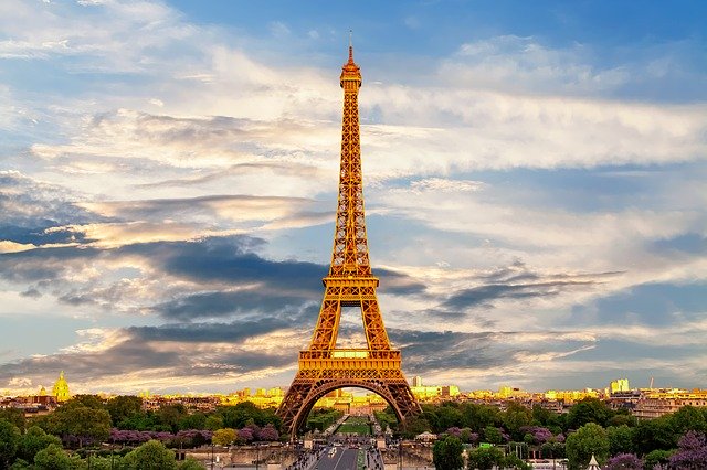 Turnul Eiffel se redeschide azi