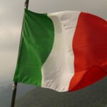 Italia impune certificatul sanitar pentru profesori şi studenţi, dar şi pentru oricine merge cu trenul sau avionul