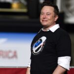 NASA a ales SpaceX, compania lui Elon Musk, pentru viitoarea misiune pe Lună