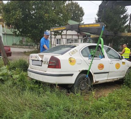 Mașinile abandonate vor putea fi ridicate mai rapid de pe drumurile publice