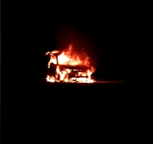Mașina unui șef al Poliției de Frontieră a fost incendiată. Sunt bănuiți contrabandiştii de ţigări (Video)