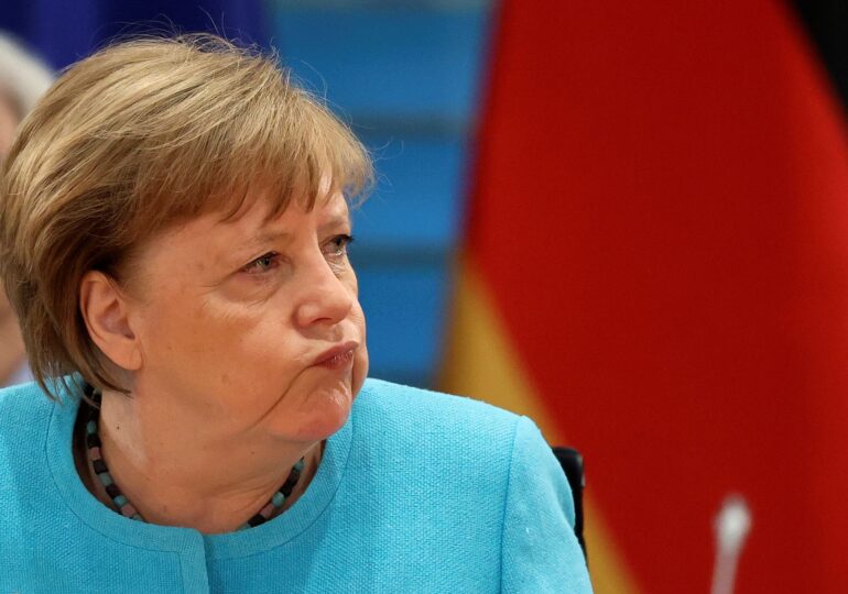 Merkel condamnă vandalismul ''respingător'', după violenţele de la Stuttgart