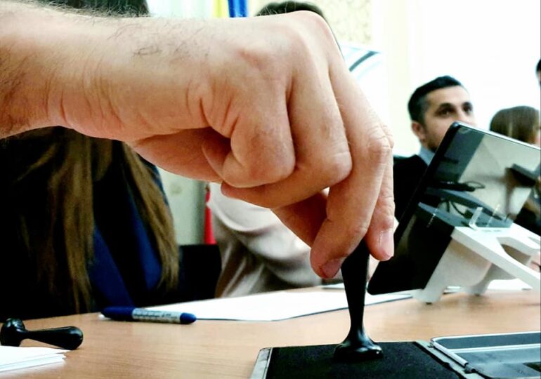 CCR dezbate azi sesizările lui Iohannis şi ale Guvernului la legea prin care Parlamentul stabileşte data alegerilor parlamentare