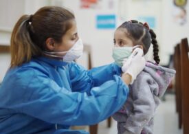 UNICEF furnizează resurse vitale în peste 100 de țări ca răspuns la pandemia de COVID-19, în ciuda perturbărilor