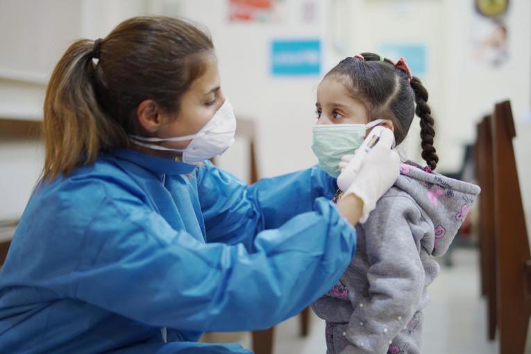 UNICEF furnizează resurse vitale în peste 100 de țări ca răspuns la pandemia de COVID-19, în ciuda perturbărilor