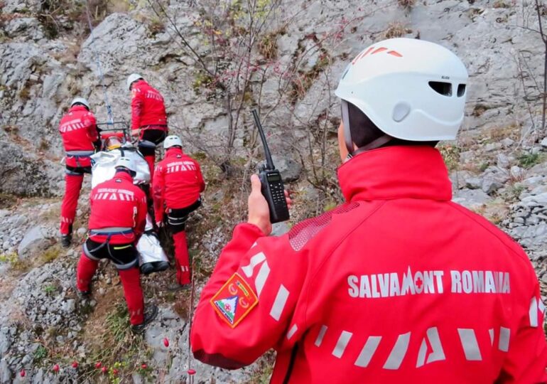 O turistă a căzut într-o prăpastie din Bucegi UPDATE Salvatorii au ajuns la ea, dar fără elicopter