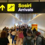 Aeroportul Henri Coandă, amendat cu vreo 2.000 de euro pentru căldura infernală în care îi ține pe pasageri