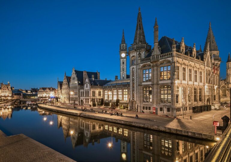 Belgia intră în carantină totală pentru a salva sistemul sanitar de blocaj