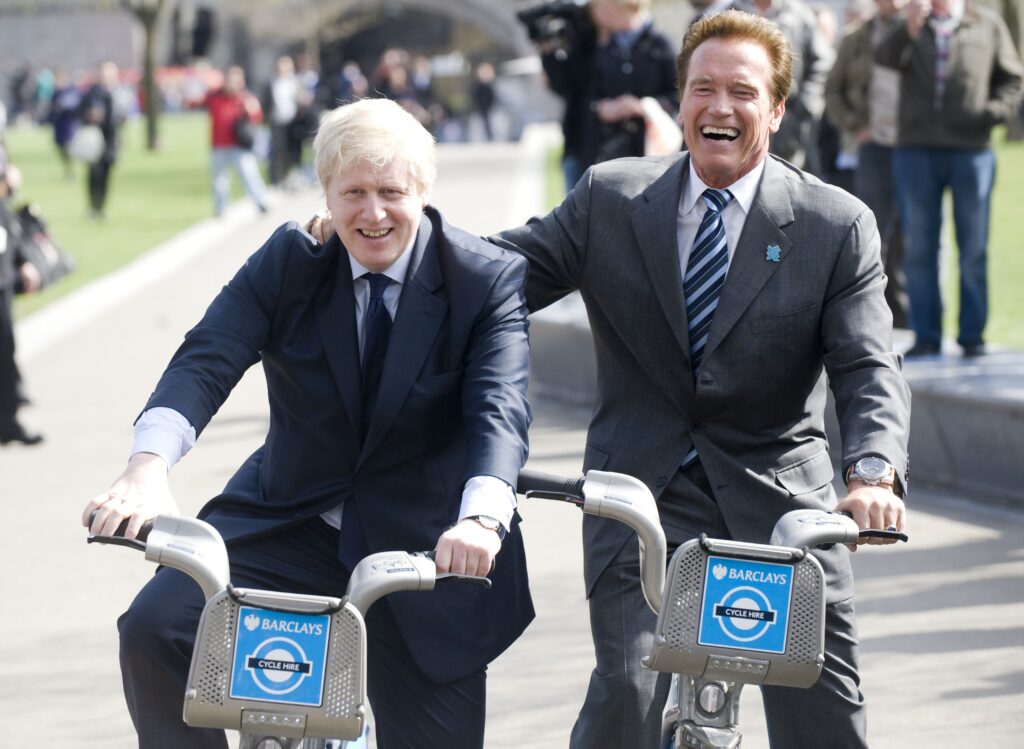Haben Spaß: Arnold Schwarzenegger und Londons Bü