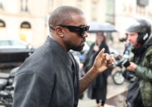 Kanye West, în lacrimi la primul miting din campania prezidenţială. A explicat de ce este împotriva avortului şi a controlului armelor de foc