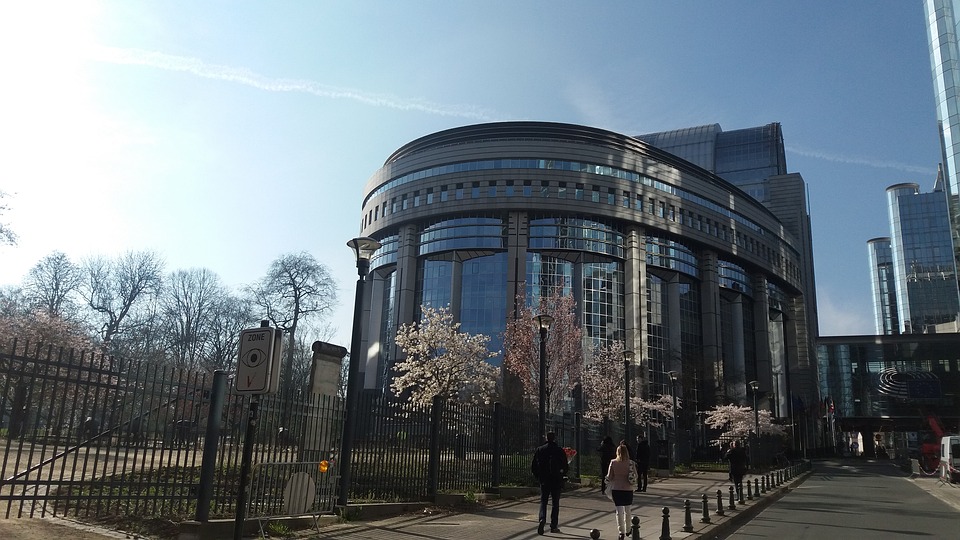 UE înăsprește regulile privind imigrația. Ce modificări importante a adoptat Parlamentul European