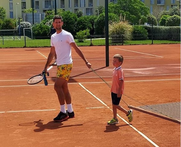 Se cere demisia lui Novak Djokovici după focarul de la Belgrad