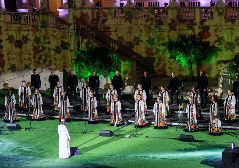 Corul Madrigal aduce Muzica Renașterii în Parcul Național din București