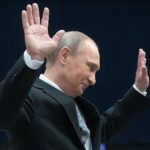 Putin i-a ironizat pe angajații Ambasadei SUA la Moscova, care au arborat steagul comunității LGTB pe clădire: ”Să sărbătorească!”