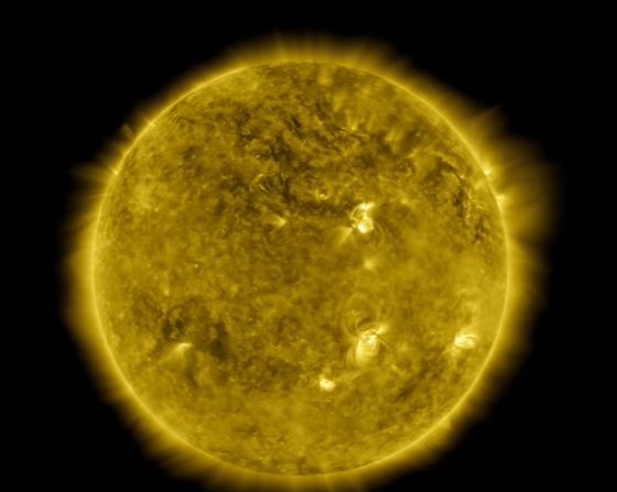 Clip spectaculos cu Soarele, fotografiat non-stop timp de 10 ani (Video)
