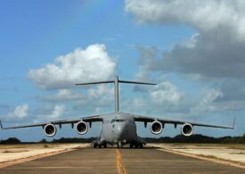 Un avion militar a fost obligat să se întoarcă în Canada de teamă că trupele aflate la bord sunt infectate cu noul coronavirus