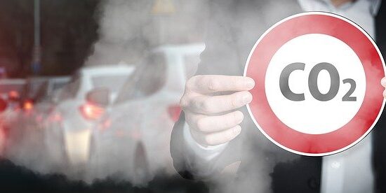 Țările UE au aprobat standarde mai stricte privind emisiile de CO2 ale camioanelor
