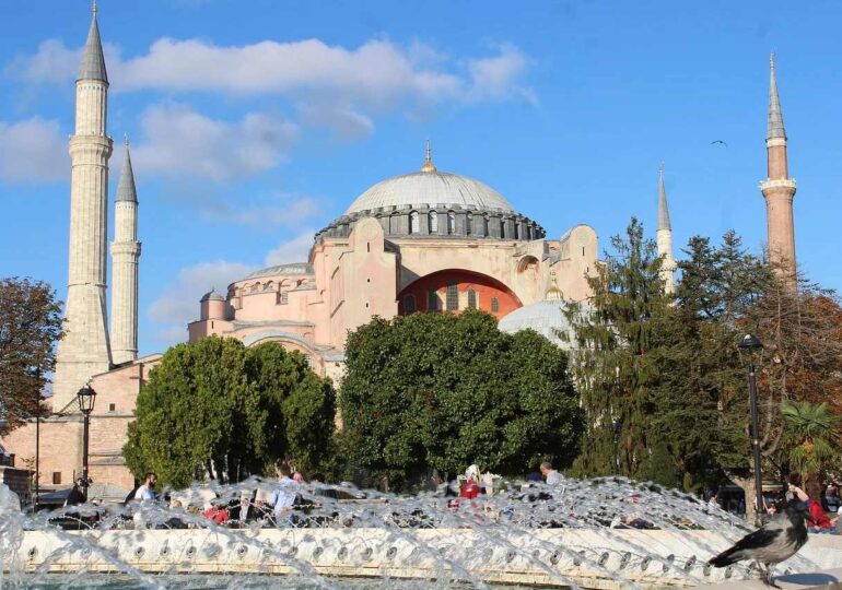UE condamnă decizia Turciei de a transforma Sfânta Sofia în moschee. Rusia spune că e treaba lui Erdogan ce face