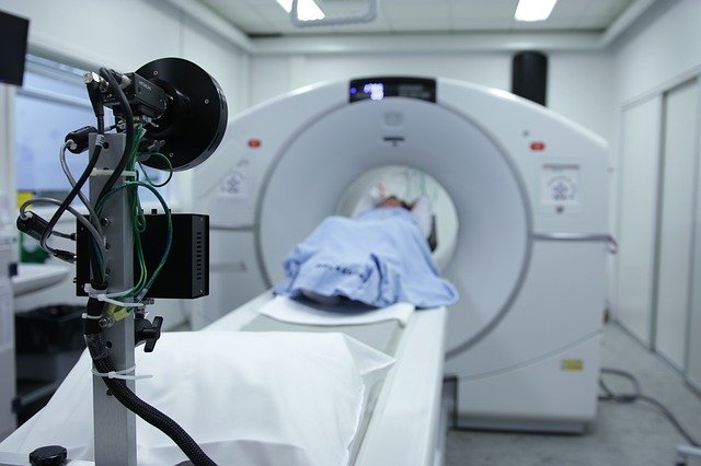 Primarul Tudorache se laudă că tomograful cu softul special pentru COVID e funcțional după 2 luni de când l-a dus la Matei Balș
