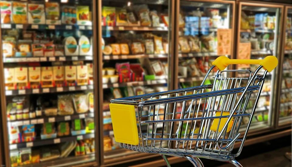 Un mare lanț de supermarketuri, prezent și în România, închide 25 de magazine și concediază 700 de angajați, în Spania