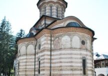 Mănăstirea Cozia a fost închisă temporar după ce un călugăr a fost diagnosticat cu COVID-19