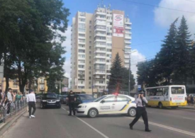 Ucraina: Un bărbat a luat ostatici 20 de pasageri într-un autobuz