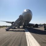 Incident pe Aeroportul Băneasa: Un avion cu zeci de pasageri a aterizat de urgenţă