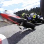 Accidente catastrofale în Austria la clasele Moto2 și MotoGP. Valentino Rossi, aproape de tragedie (Video)