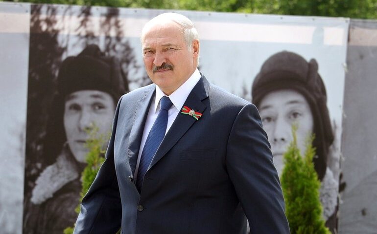 Lukaşenko sfidează UE: Voi aţi chemat migranții, daţi-le tot ce le trebuie