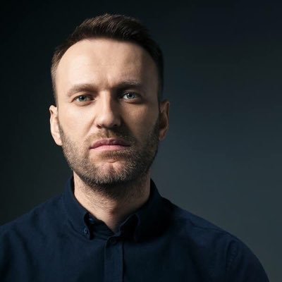 Navalnîi l-a sunat pe unul dintre presupuşii agenţi implicaţi în otrăvirea sa. S-a dat oficial rus și a obținut detalii despre atac