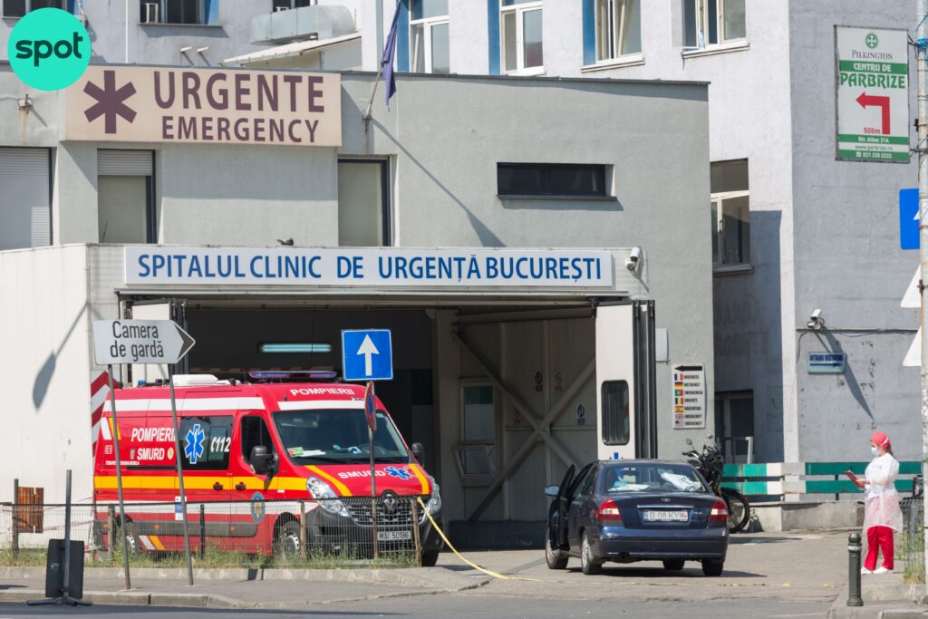Pacienta de la Floreasca, transferată în stare gravă în Belgia cu arsuri pe 70% din corp, a reușit să stea într-un fotoliu, cu ajutorul unui robot