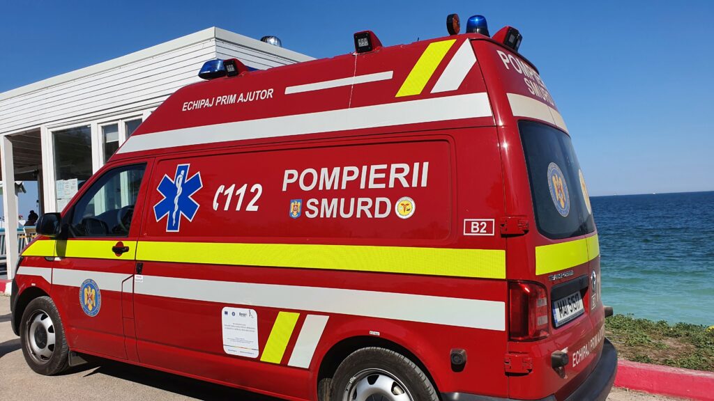 Ești blocat în trafic și vine ambulanța? Ce va trebui să faci – proiect de lege