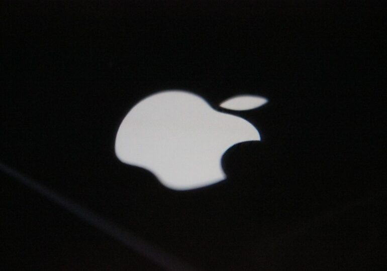 Apple dă 113 milioane de dolari pentru încetinirea performanţelor telefoanelor iPhone