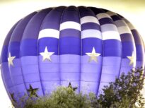 O localitate din România a cumpărat un balon cu aer cald de aproape 100.000 de euro care nu zboară. Explicația primarului