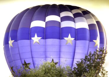 O localitate din România a cumpărat un balon cu aer cald de aproape 100.000 de euro care nu zboară. Explicația primarului