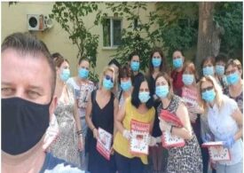 Mai mulți angajaţi ai unui cămin din Craiova, unde e focar de COVID-19, au împărțit pliante electorale cu Olguța Vasilescu