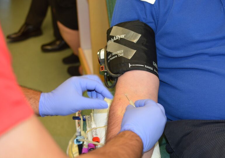 A blood donor will receive an interest of 600.000 euros on government securities