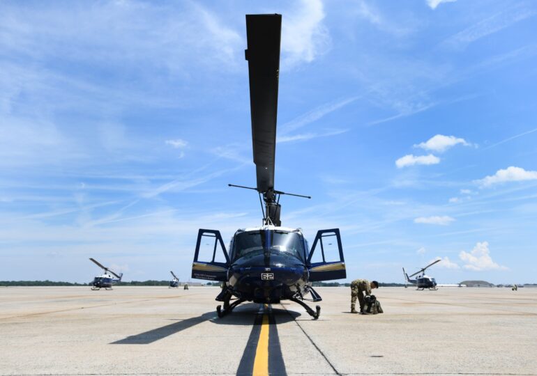 Un elicopter militar american a fost ciuruit de gloanțe trase de la sol, în Virginia
