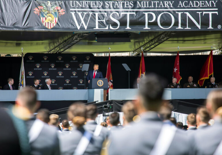 Armata americană s-a săturat de Trump. Ofițerii votează cu Biden