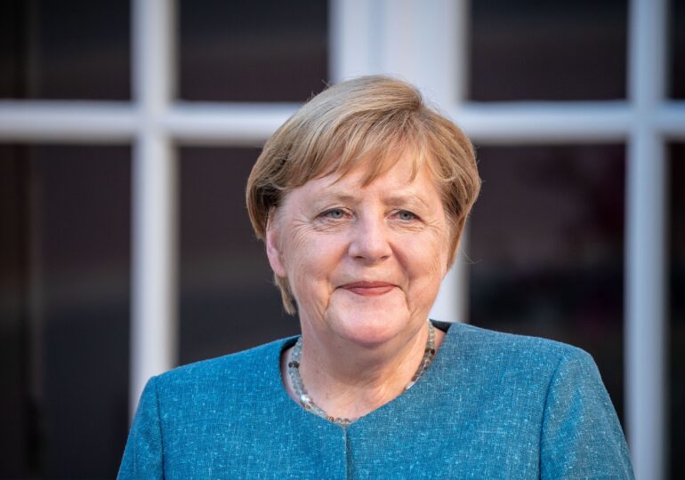 Ultimul mesaj de Anul Nou al Angelei Merkel în calitate de cancelar:  Niciodată în ultimii 15 ani nu am așteptat noul an cu atât de multă speranţă