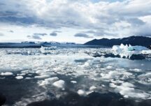 Banchiza de gheaţă care înconjoară Antarctica riscă să se fărâmiţeze