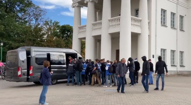 20 de jurnalişti care se pregăteau să relateze de la un protest au fost reţinuţi în Belarus